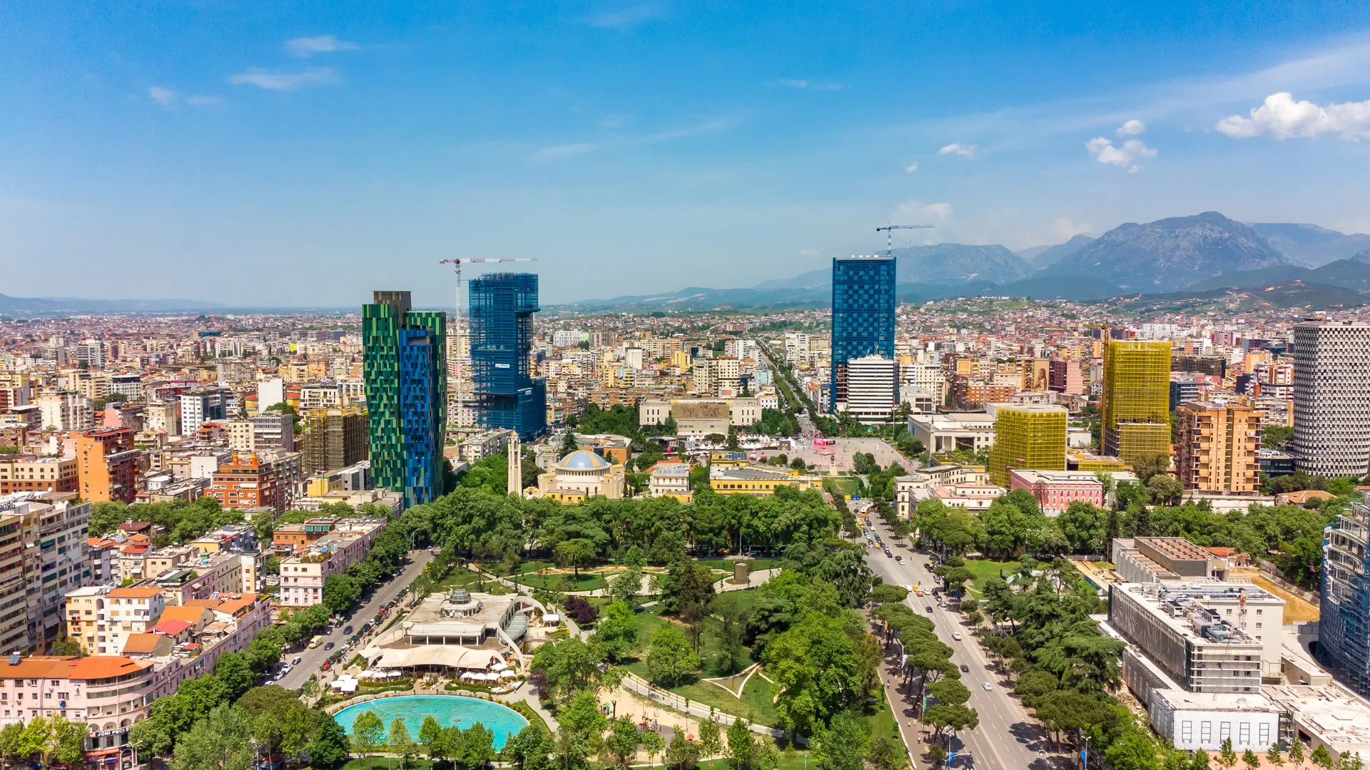 Tirana Albania mercato immobiliare emergente